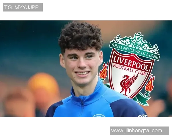 年轻金发足球新星闪耀绿茵场展现无限潜力引领未来风潮