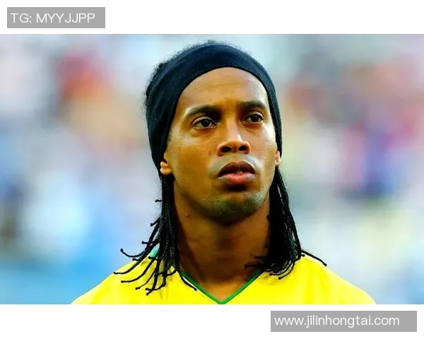 小罗:足球天才的传奇人生与不朽球技回顾 小罗:足球天才的传奇人生与不朽球技回顾