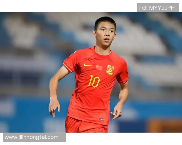 穿红色球鞋的足球巨星是谁 他在绿茵场上的精彩表现让人惊叹